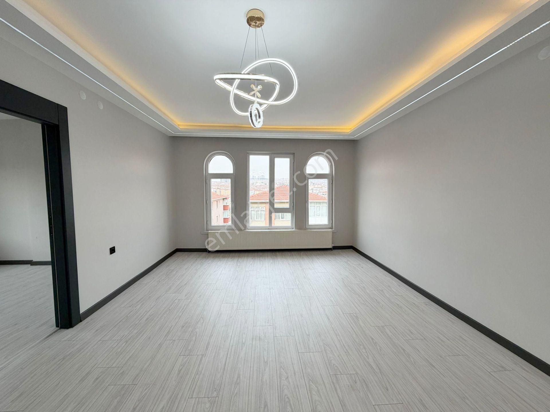 Öz'maşallah.dan Keçiörende Manzaralı Önü Açık Yapılı 3+1 - Görsel 8