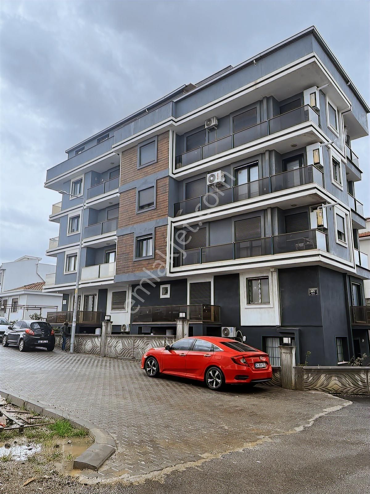 Muhteşem Konumda Köşe 2+1 Daire Önü Kapanmaz Yeşil Alan