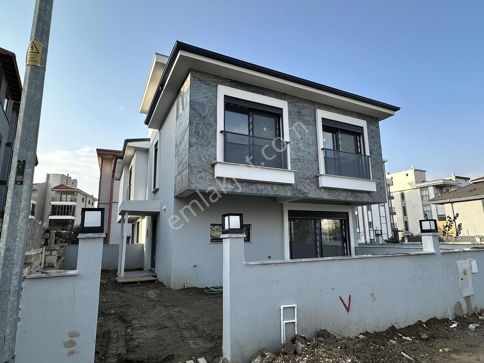 Seferihisar Çolakibrahim'de Sâkin Bölgede 3+1 Satılık Villa - Görsel 34