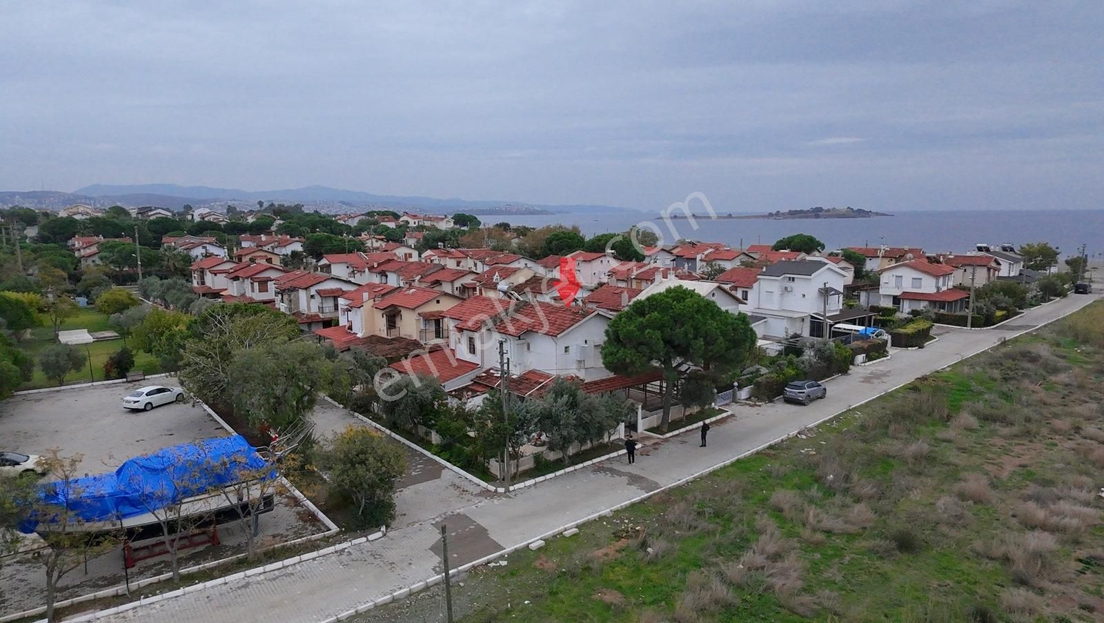 Akarcada Gözde Sitede Plaja 120 Metre Mesafede Satılık Yazlık