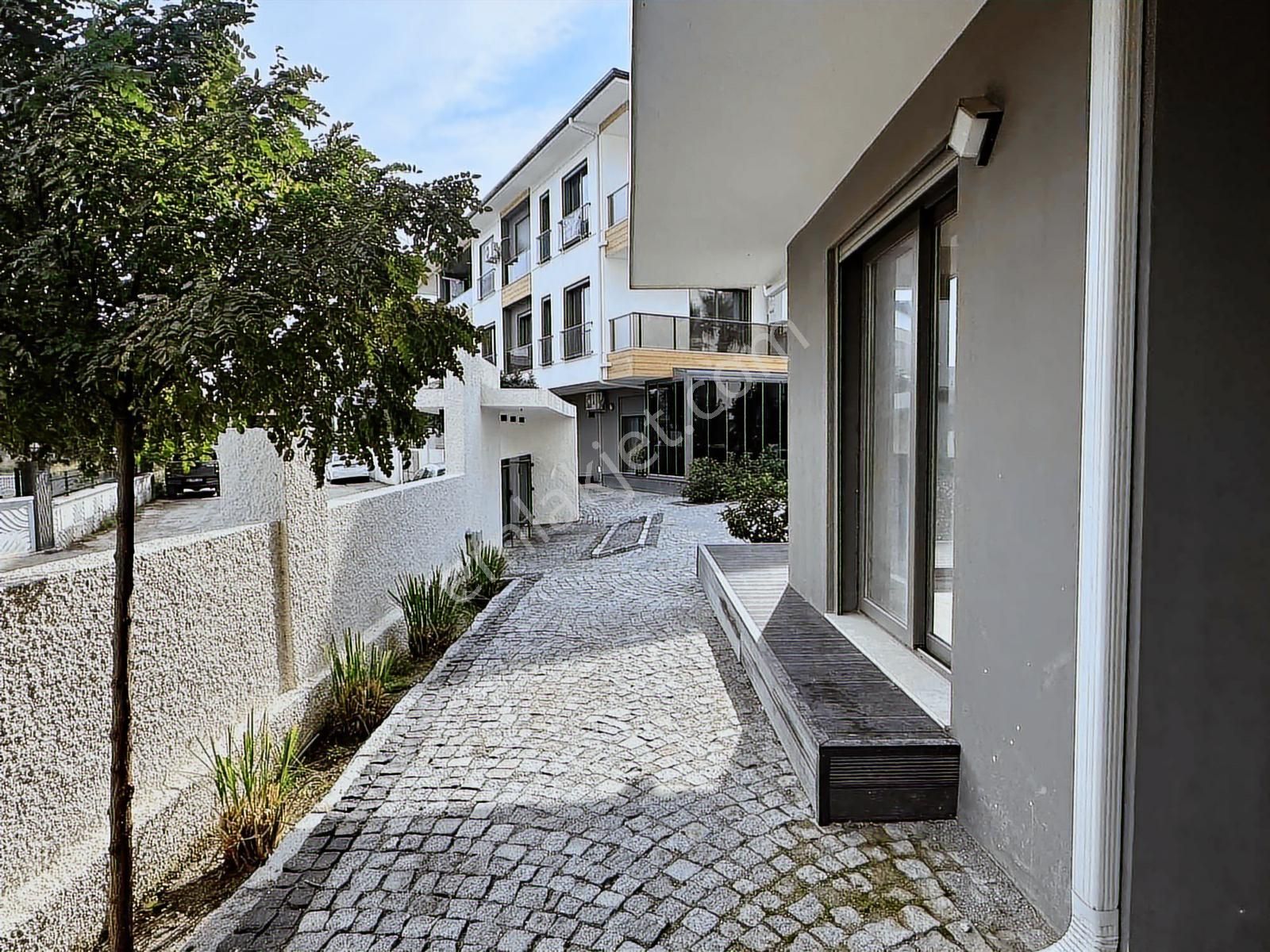 Seferihisar Camikebirde Site İçi Ebeveyn Banyolu Satılık Daire - Görsel 3