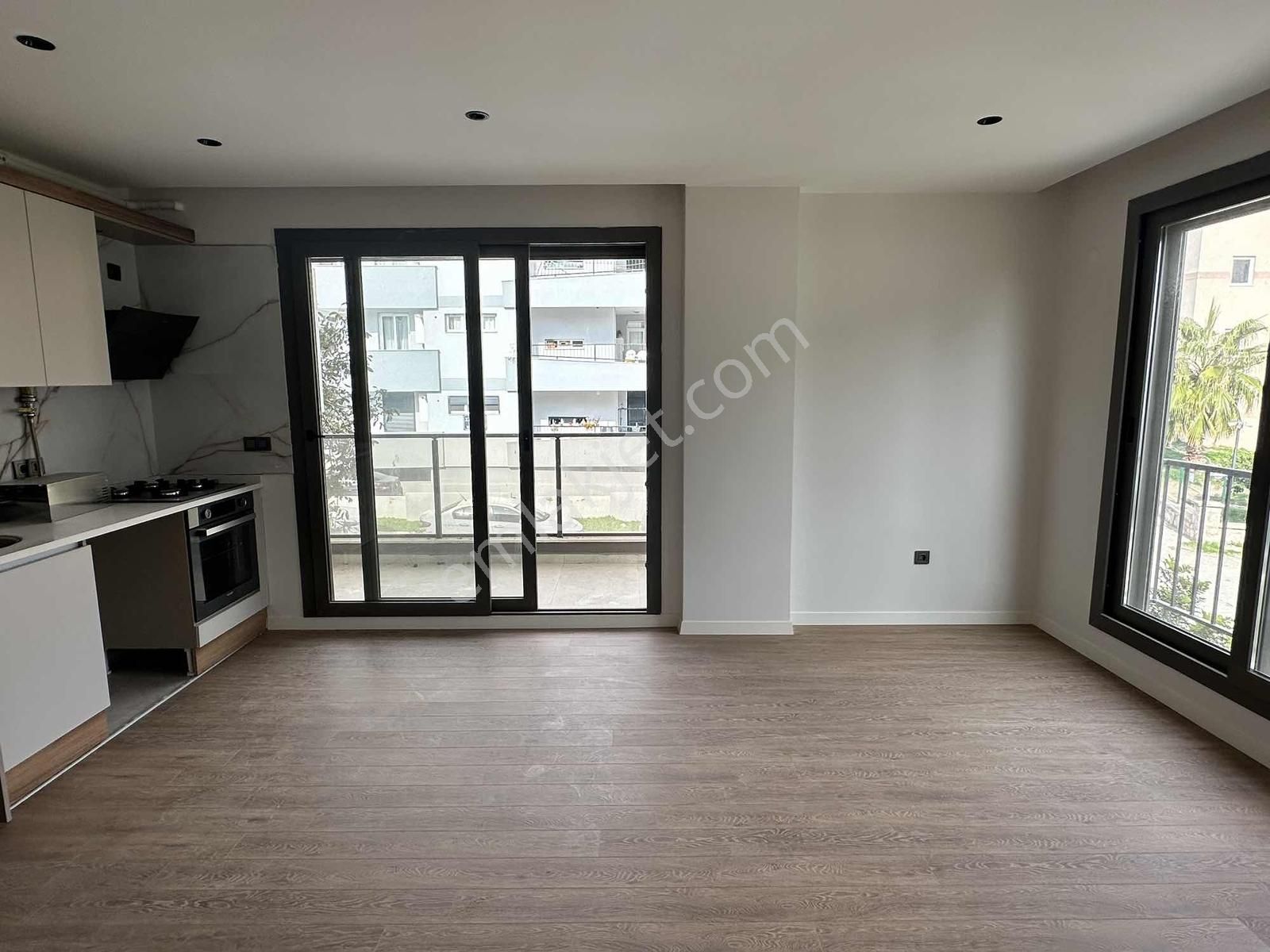 Seferihisar Camikebirde Site İçi Ebeveyn Banyolu Satılık Daire - Görsel 2