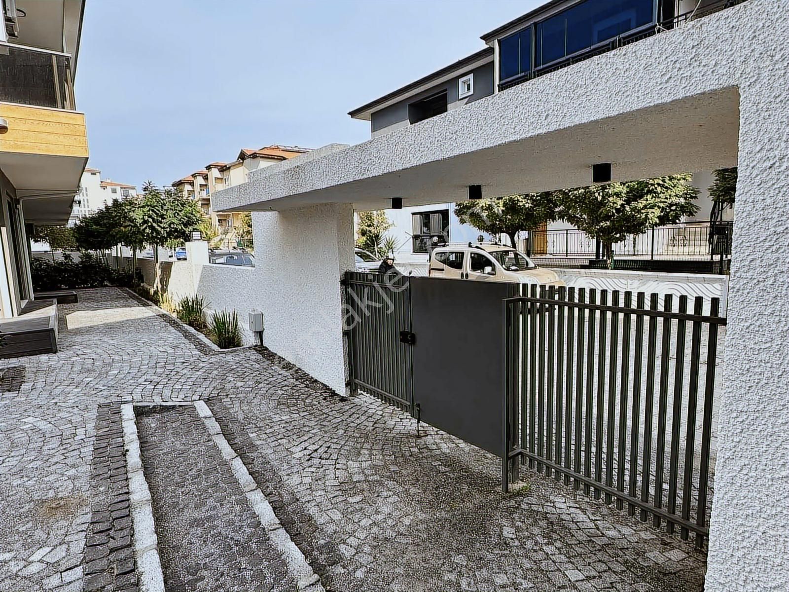 Seferihisar Camikebirde Site İçi Ebeveyn Banyolu Satılık Daire - Görsel 27