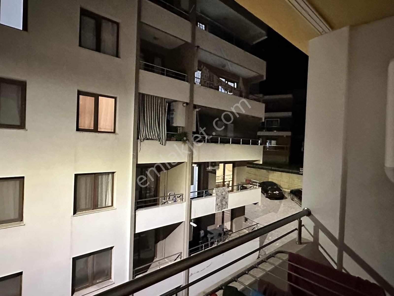 Seferihisar Hastane Yakını 2+1 Arakat Açık Mutfak Satılık Daire