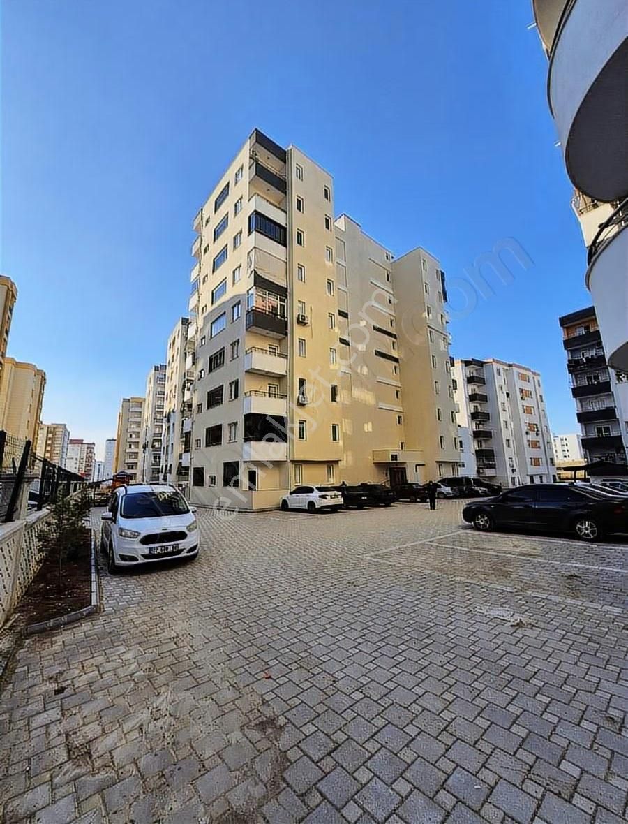 Tetik Emlak'dan Zenbilci Bulvar 2.parsel 3+1 Kapalı Mutfak Daire