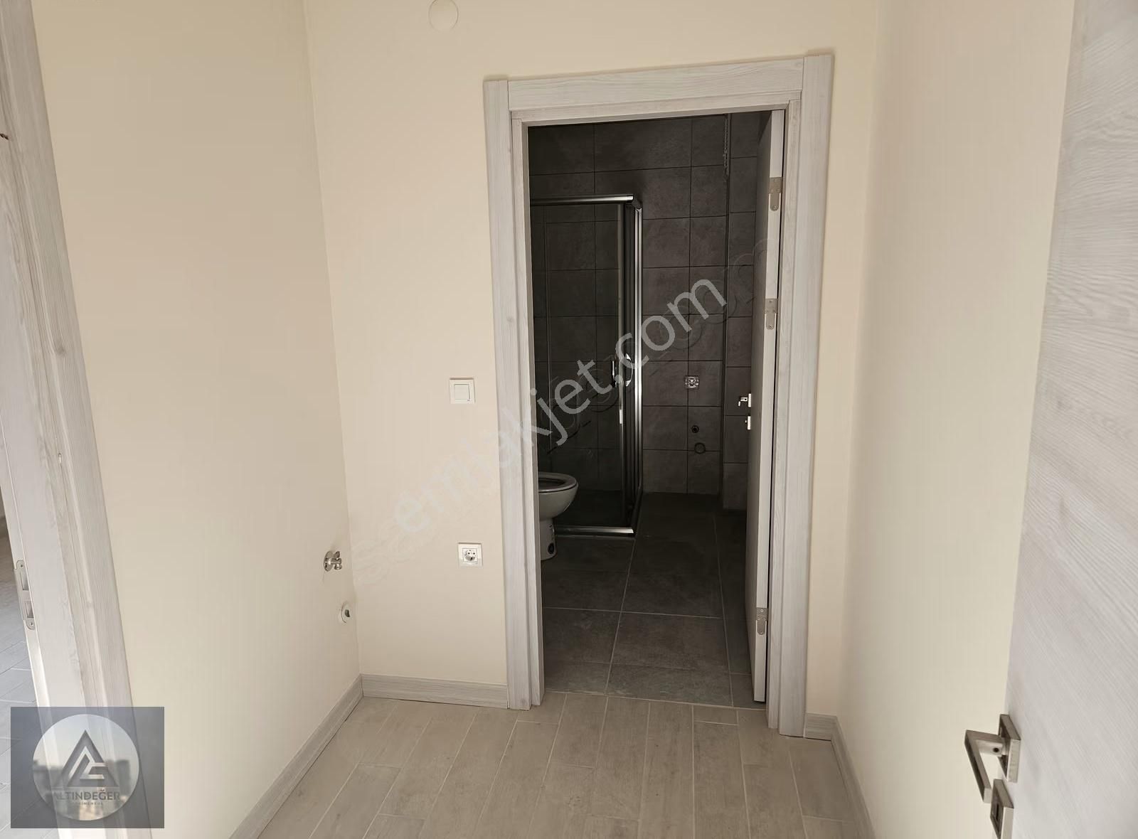 Altınova Merkez'de Ana Cadde Üzeri Satılık 1+1 Daireler - Görsel 10