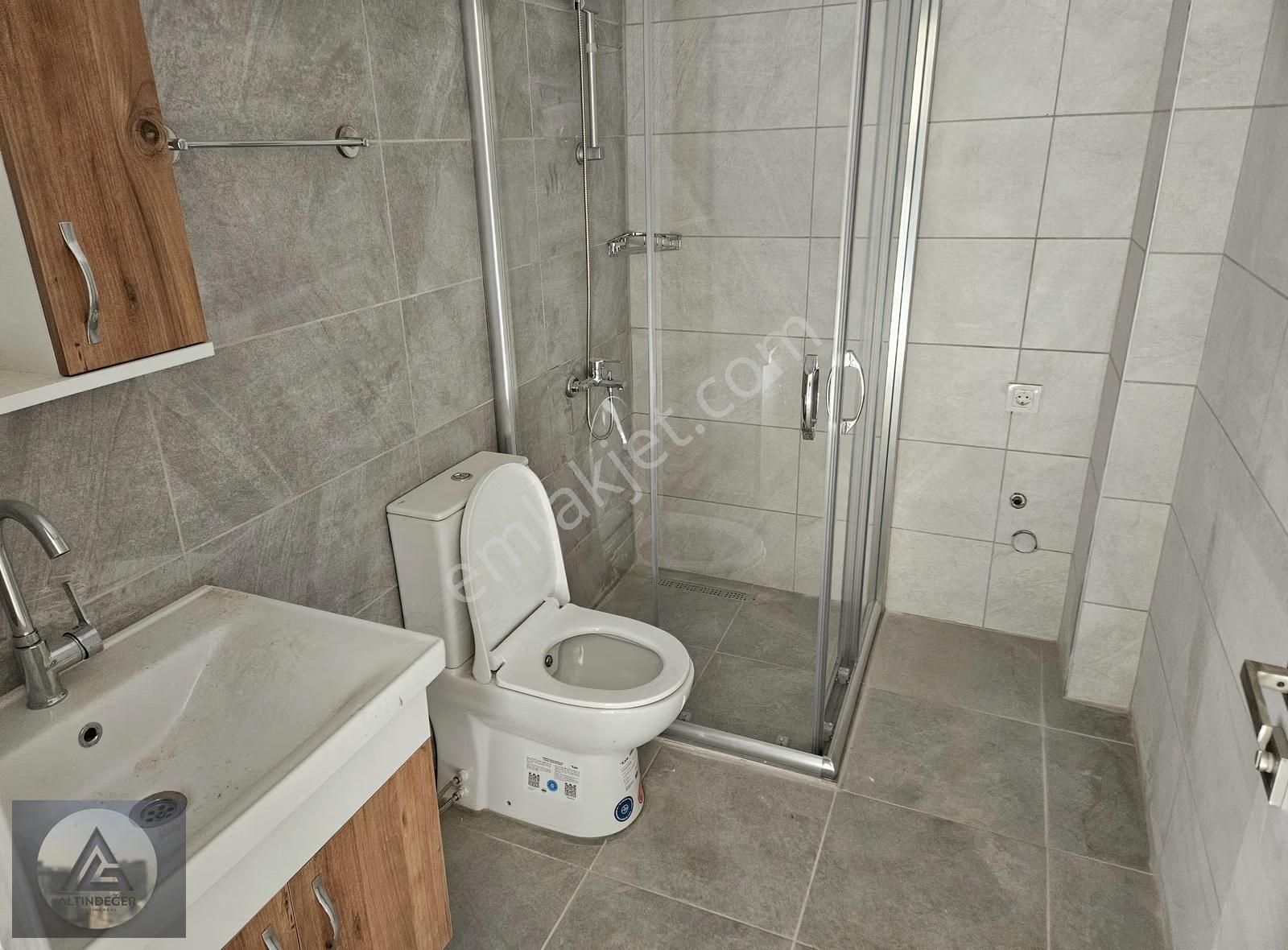 Altınova Merkez'de Ana Cadde Üzeri Satılık 1+1 Daireler - Görsel 12