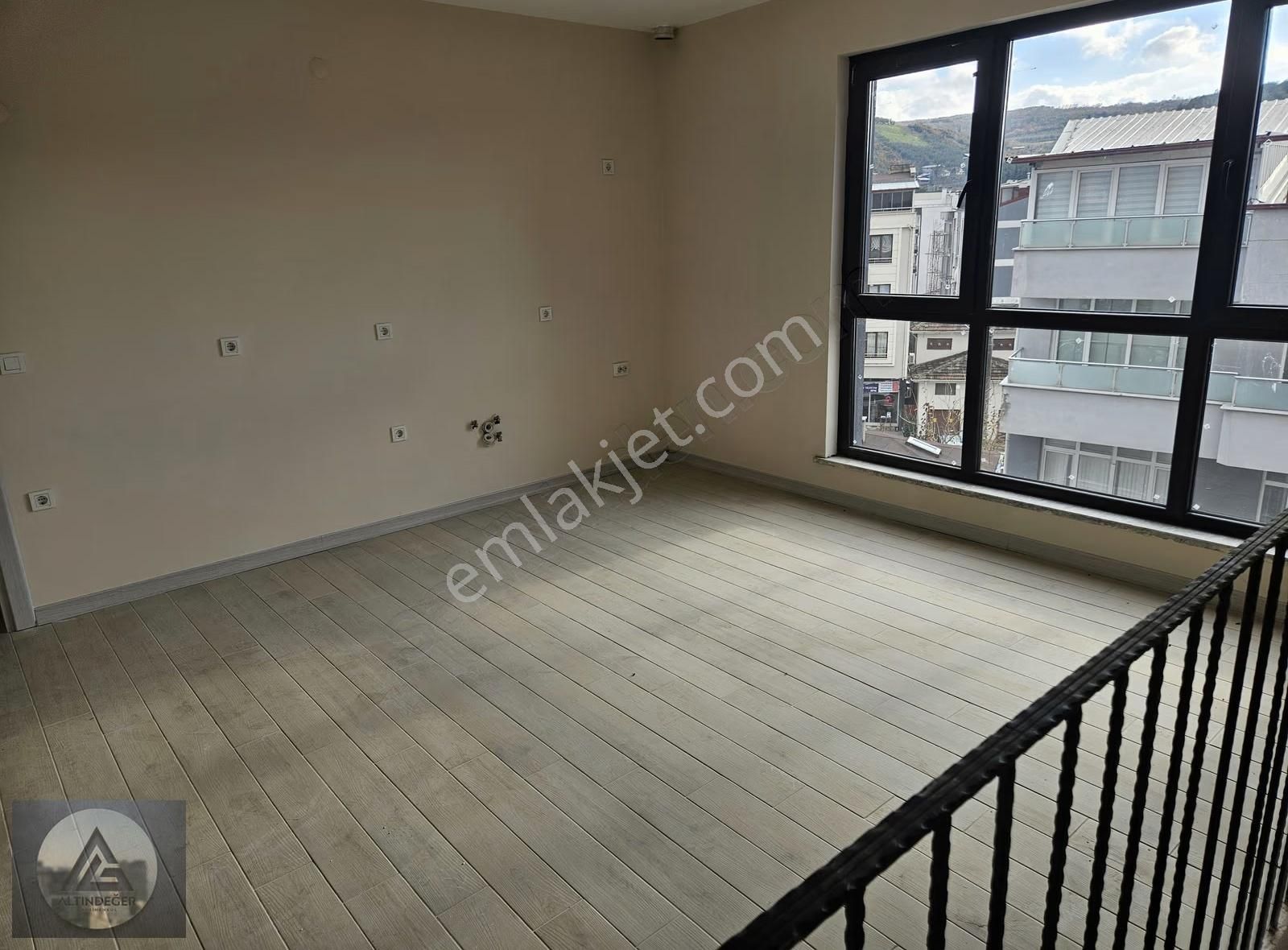 Altınova Merkez'de Cadde Üzeri Satılık Dubleksler - Görsel 34