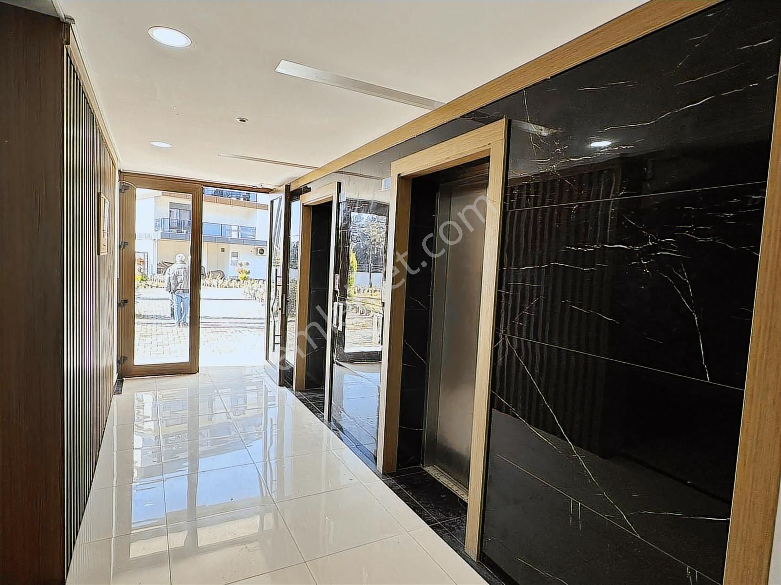 Eşsiz Konumda Havuzlu Site İçerisinde Arakat 98 M2 Satılık Daire - Görsel 3