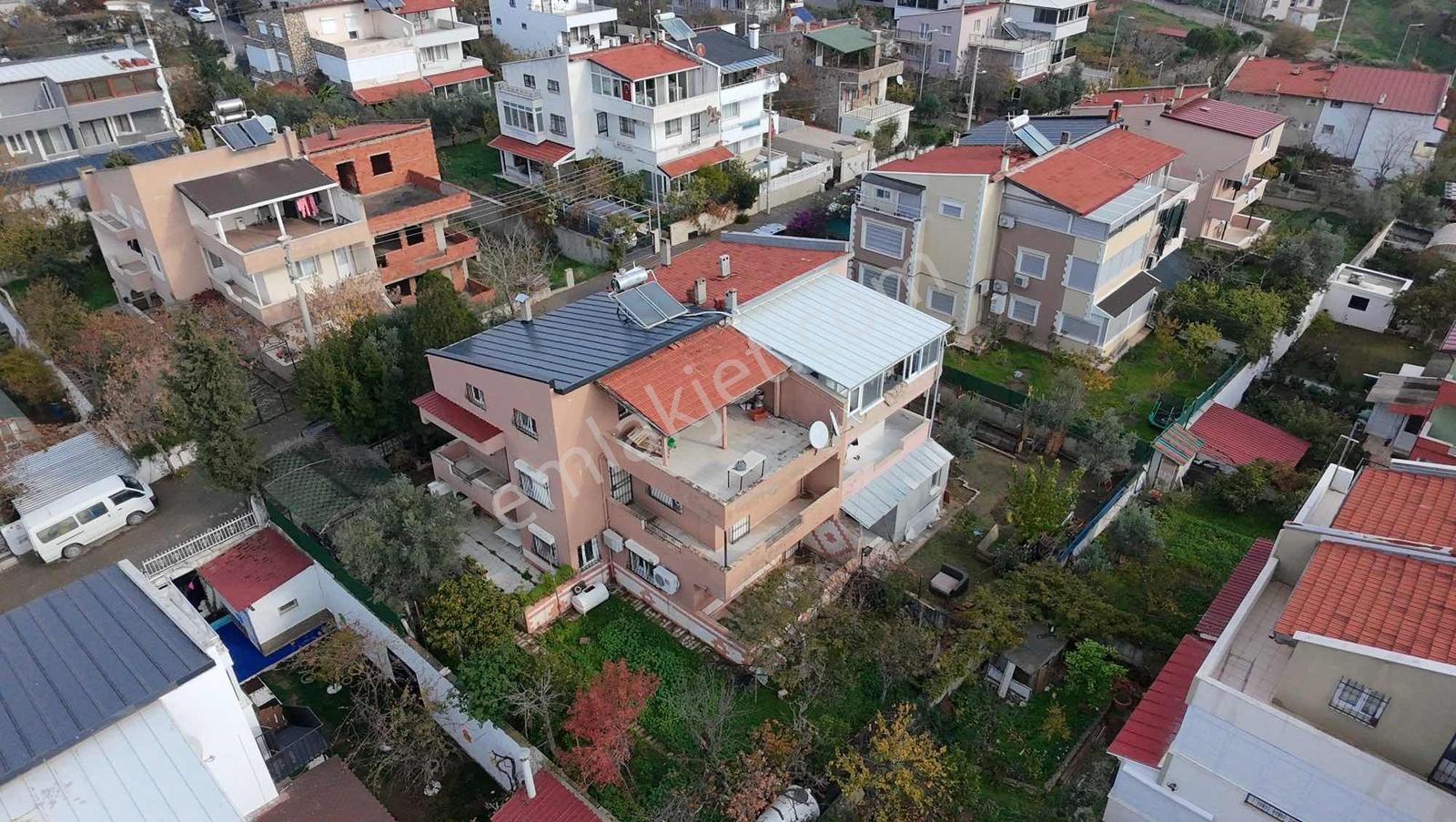 Seferihisar Çolakibrahimde Caddeye Yakın Geniş 7+1 Satılık Villa - Görsel 35