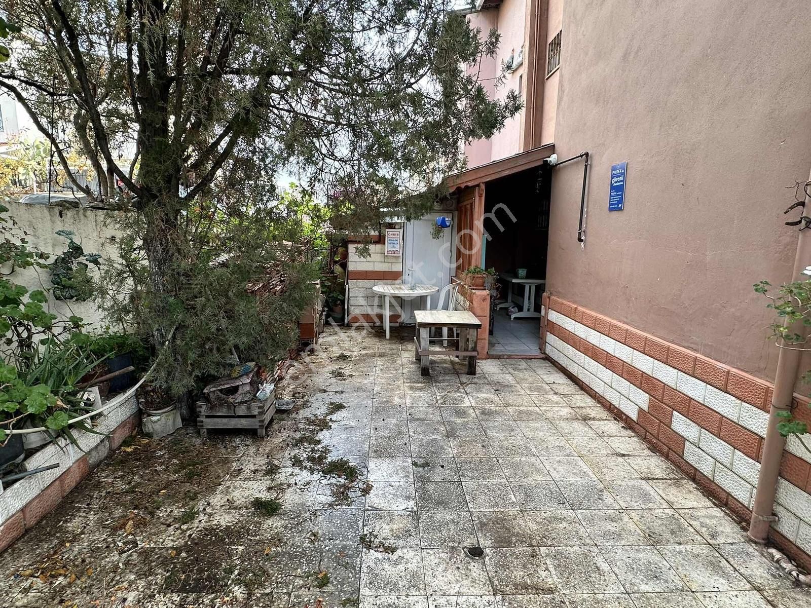 Seferihisar Çolakibrahimde Caddeye Yakın Geniş 7+1 Satılık Villa - Görsel 14