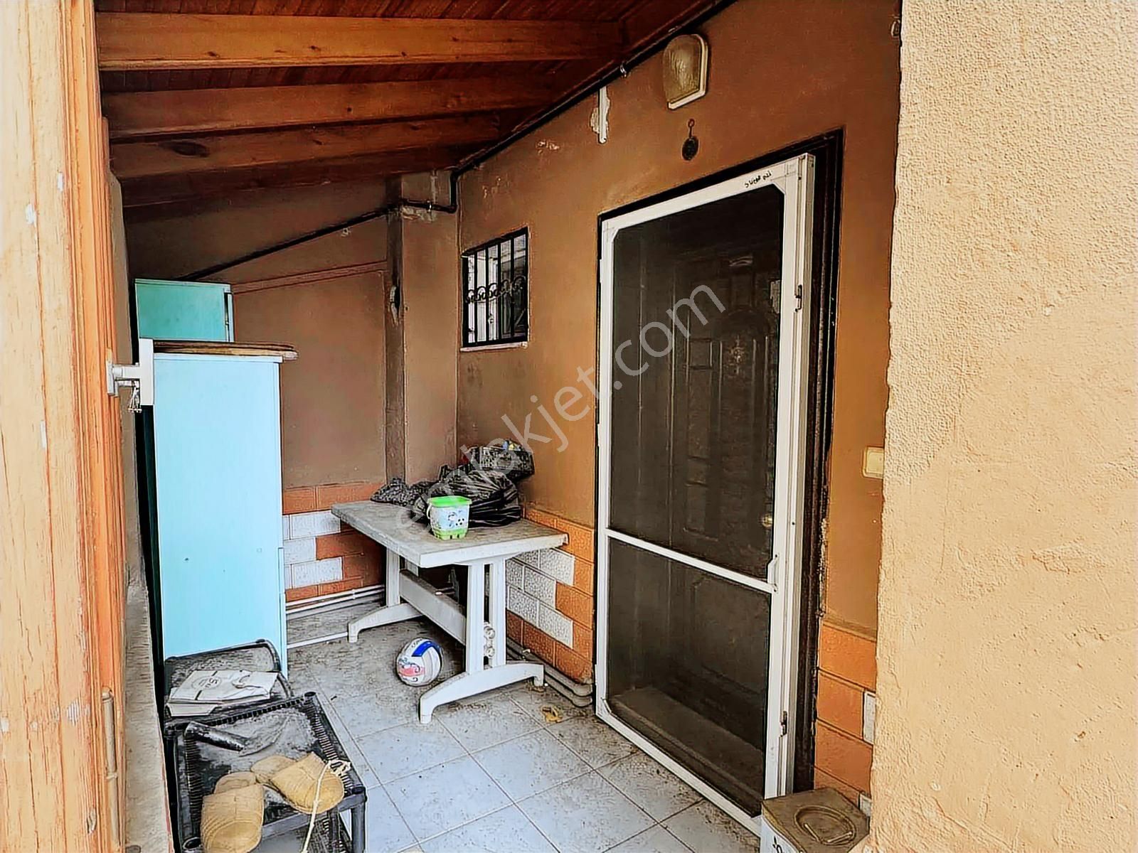 Seferihisar Çolakibrahimde Caddeye Yakın Geniş 7+1 Satılık Villa - Görsel 32