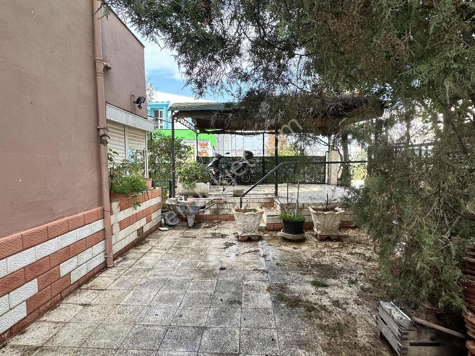 Seferihisar Çolakibrahimde Caddeye Yakın Geniş 7+1 Satılık Villa - Görsel 22