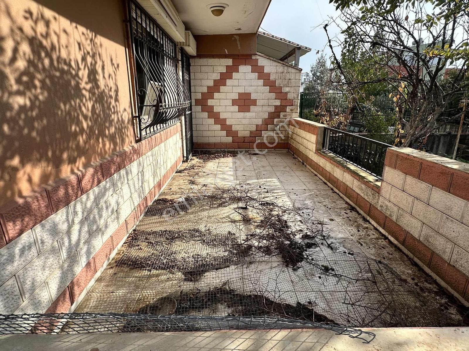 Seferihisar Çolakibrahimde Caddeye Yakın Geniş 7+1 Satılık Villa - Görsel 12