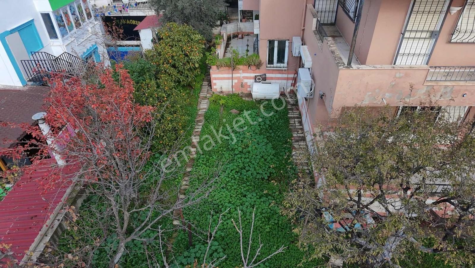 Seferihisar Çolakibrahimde Caddeye Yakın Geniş 7+1 Satılık Villa - Görsel 16