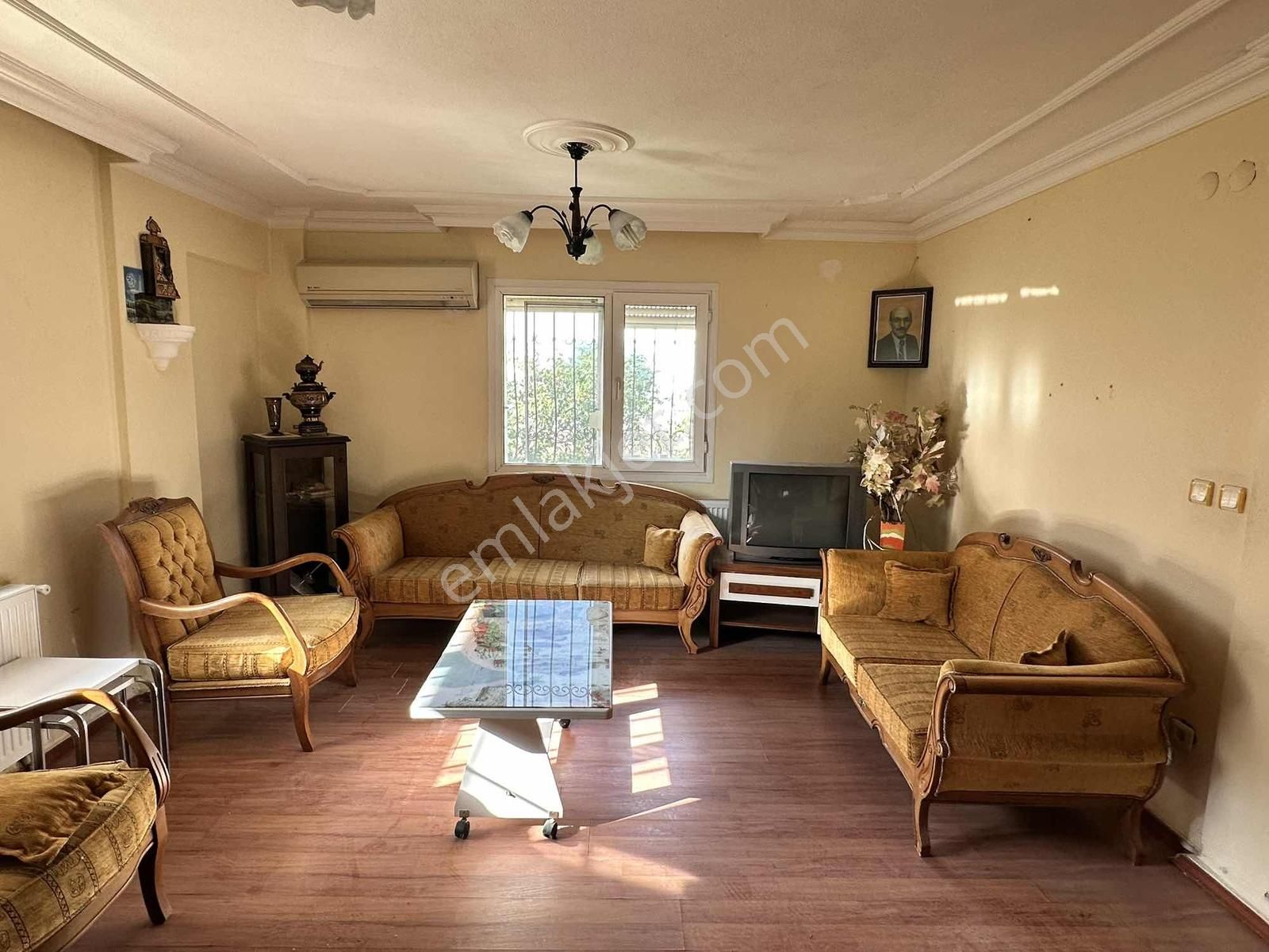 Seferihisar Çolakibrahimde Caddeye Yakın Geniş 7+1 Satılık Villa - Görsel 18