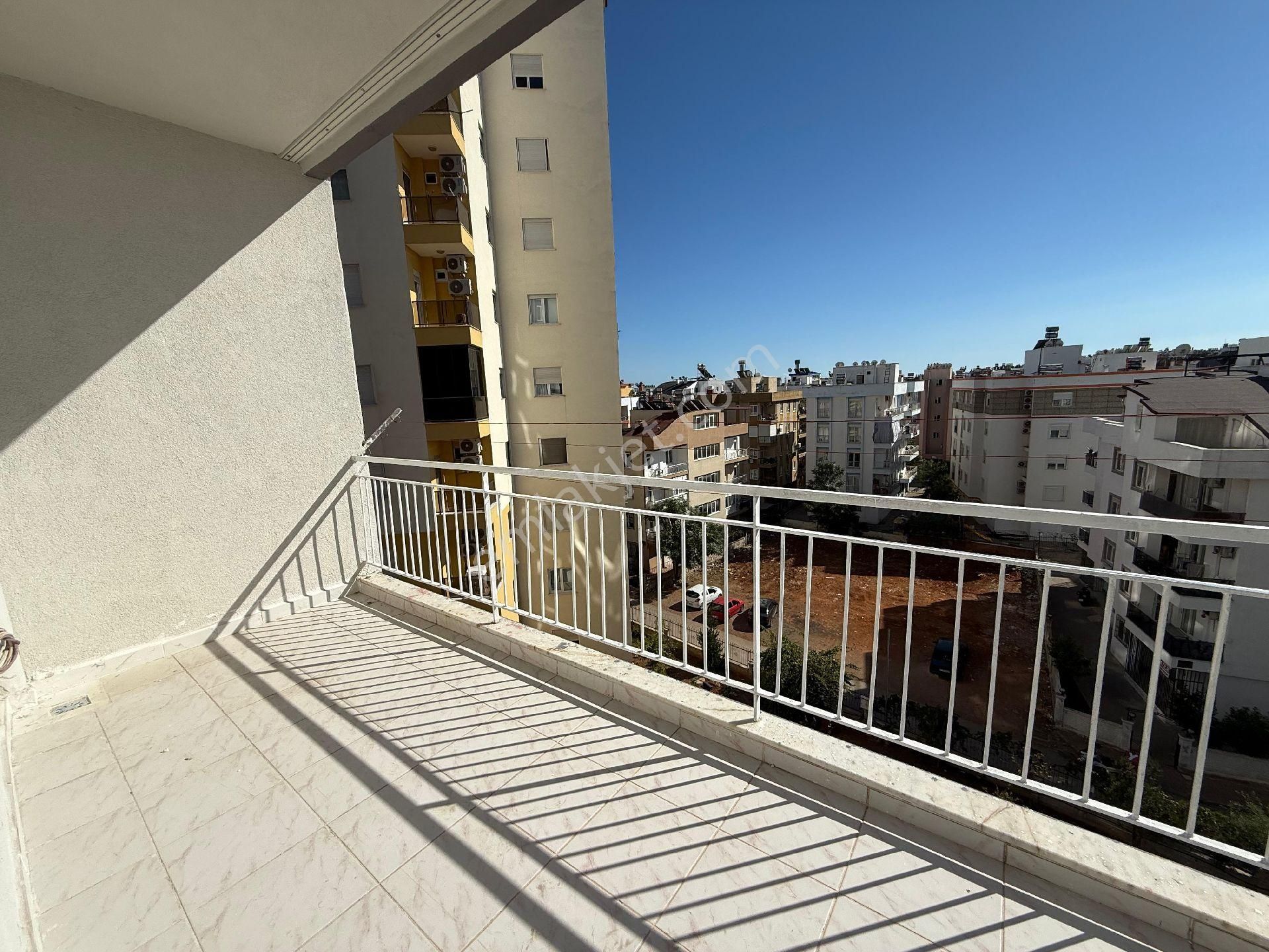 Antalya Muratpaşa Kızılarık Mah 2+1 Asansörlü Ara Katta Site İçinde - Görsel 2