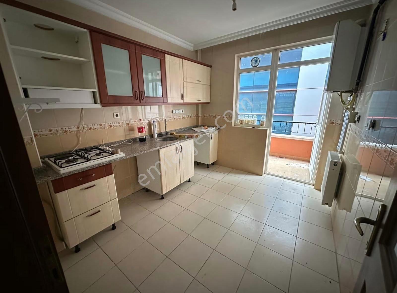 Haymana Yolu Cadde Üzeri 3+1