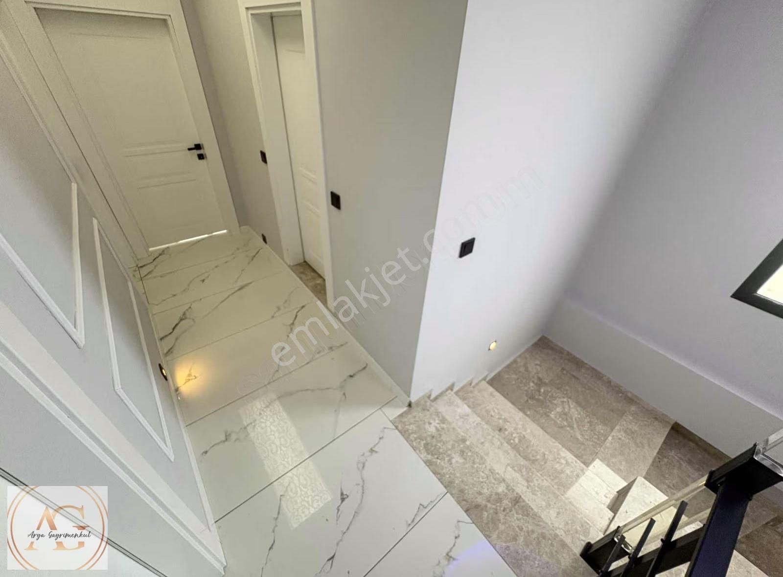 Arya'dan Güre'de Şık Tasarımlı Denize Yakın 4+1 Lüks Villa - Görsel 19