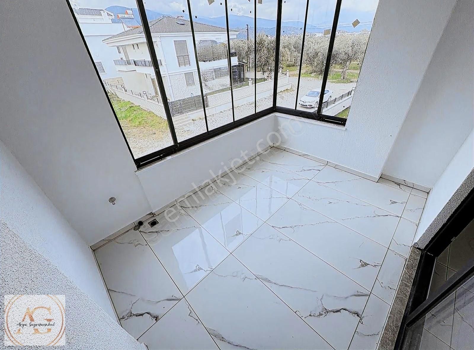 Arya'dan Güre'de Şık Tasarımlı Denize Yakın 4+1 Lüks Villa - Görsel 28