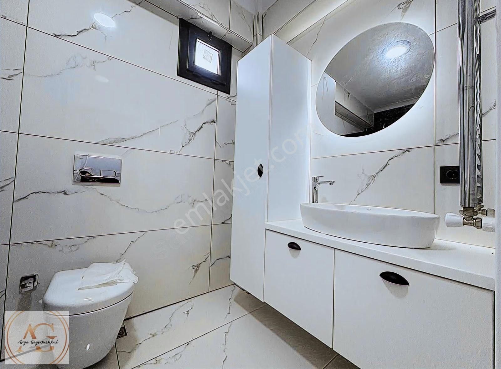 Arya'dan Güre'de Şık Tasarımlı Denize Yakın 4+1 Lüks Villa - Görsel 12