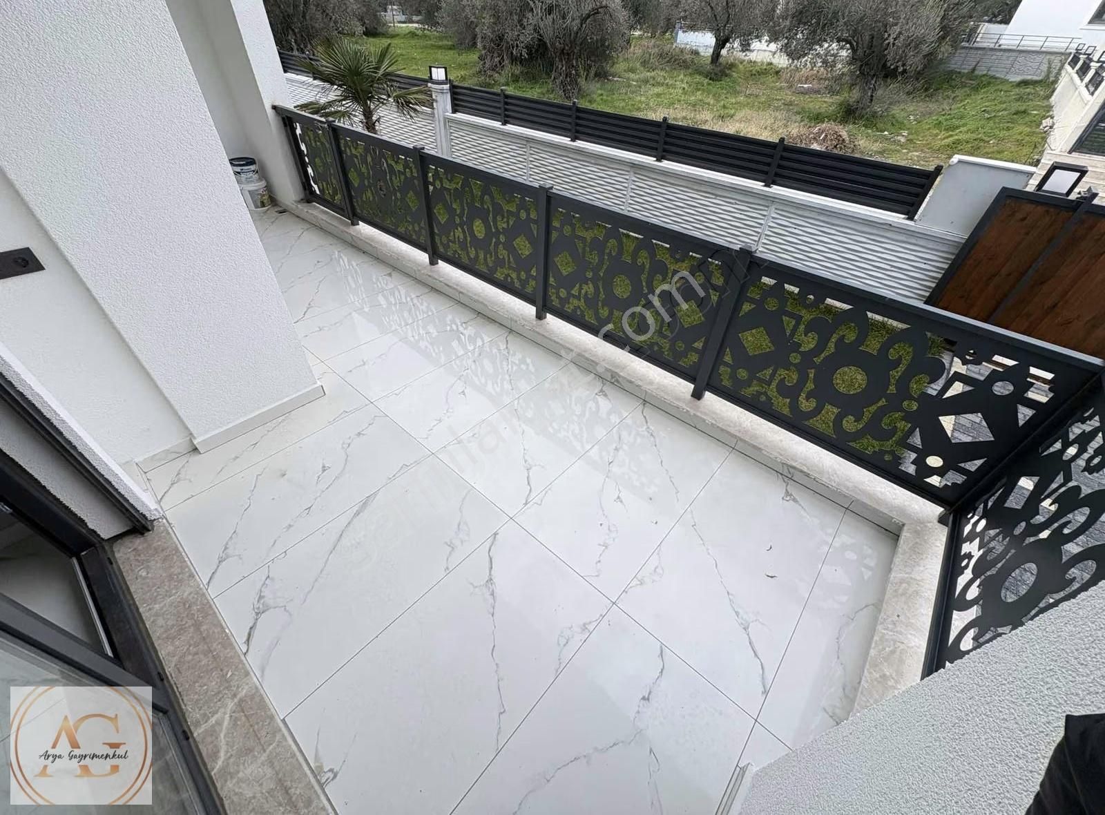 Arya'dan Güre'de Şık Tasarımlı Denize Yakın 4+1 Lüks Villa - Görsel 30