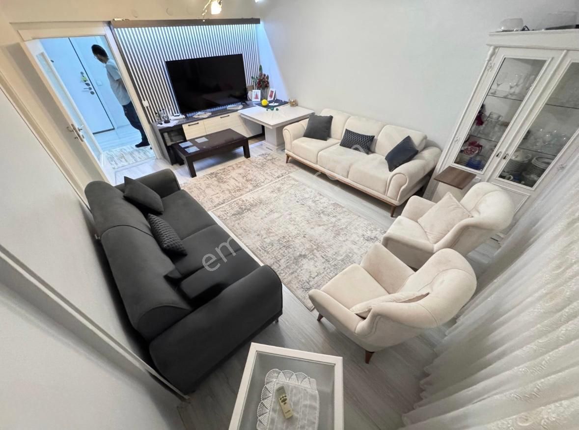 Sincan İstasyon Mah 3.arakat Masrafsız Geniş 3+1 Satılık Daire