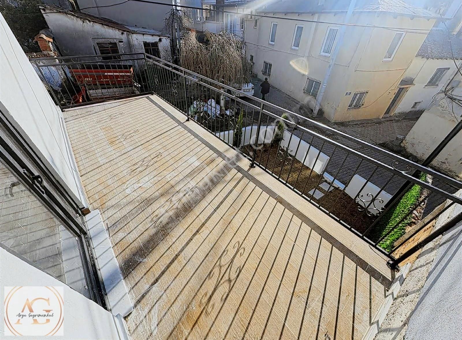 Arya'dan Kızılkeçili Köyün'de Bahçeli Dubleks Ev - Görsel 21