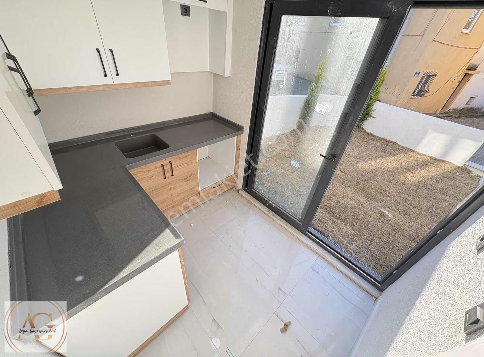 Arya'dan Kızılkeçili Köyün'de Bahçeli Dubleks Ev - Görsel 10