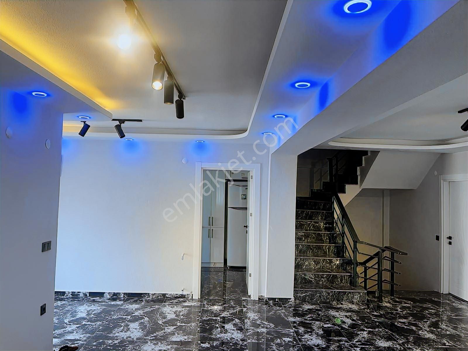 İzmir Foça Foçaköy'de Satılık 300m2 Müstakil Dubleks Taş Villa - Görsel 12