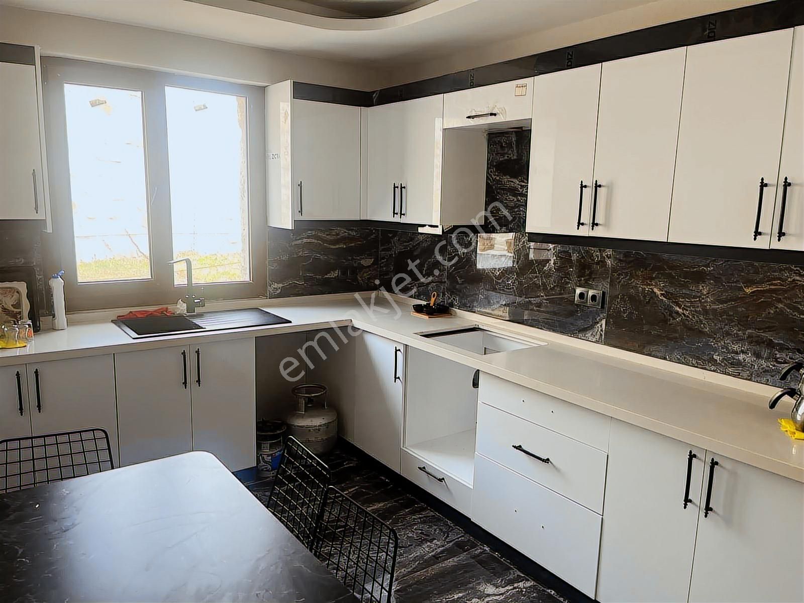 İzmir Foça Foçaköy'de Satılık 300m2 Müstakil Dubleks Taş Villa - Görsel 11