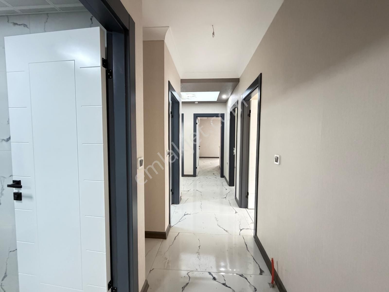 Başpınar Kudüs Parkı.yakını 3.kat 3+1 Ç.banyo Vestiyer Teras Balkonlu Ön Cephe - Görsel 17