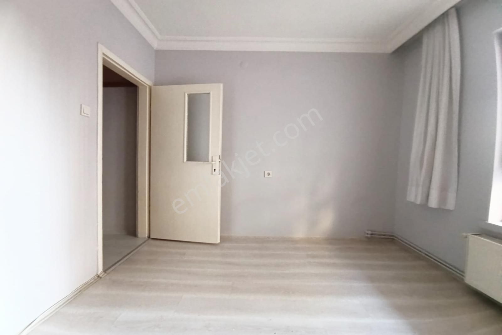 Adnan Menderes Mah Y.giriş Ön Cephe 2+1 Kat Konumlu Metro Yakın - Görsel 4