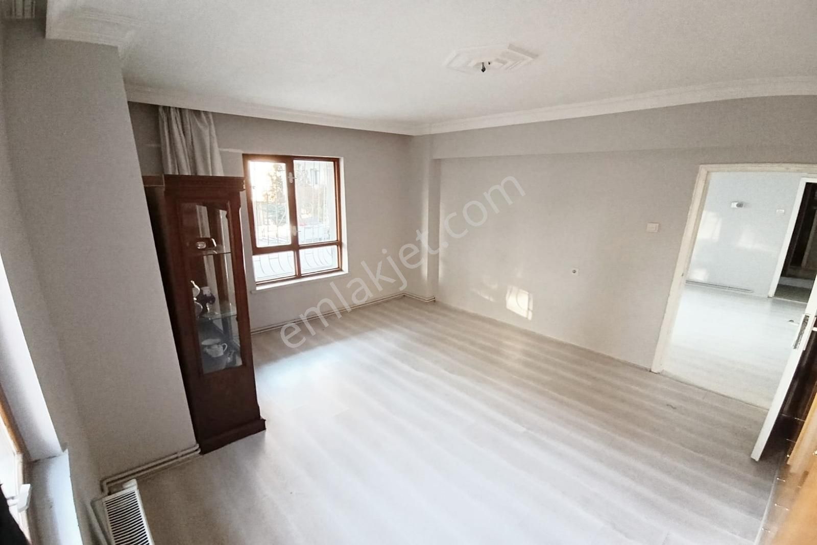 Adnan Menderes Mah Y.giriş Ön Cephe 2+1 Kat Konumlu Metro Yakın - Görsel 23