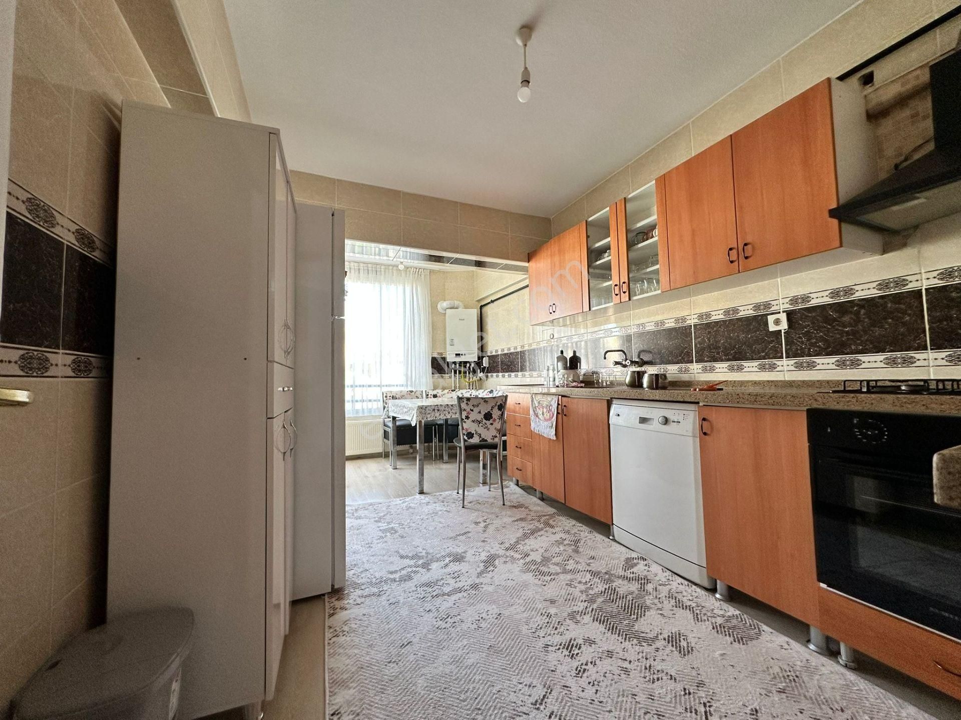 Kalecik Emlaktan Merkez Mahallesin'de Masrafsız Öncephe 3+1 Daire