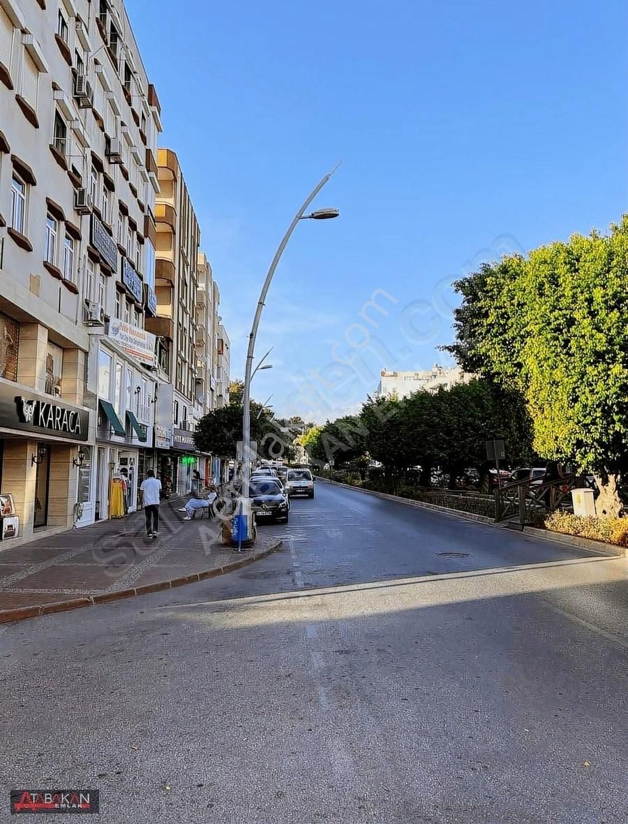 Demokrasi Bulvarında Ofis Büro Daire