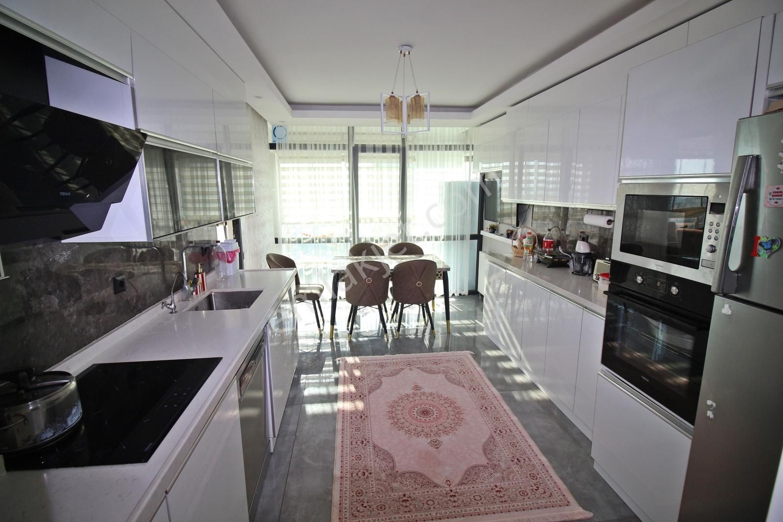 Göksu Parkı Yanı 4 Dönüm Arsa Üzerinde 4+1 Sitede Ön Cephe Daire - Görsel 2