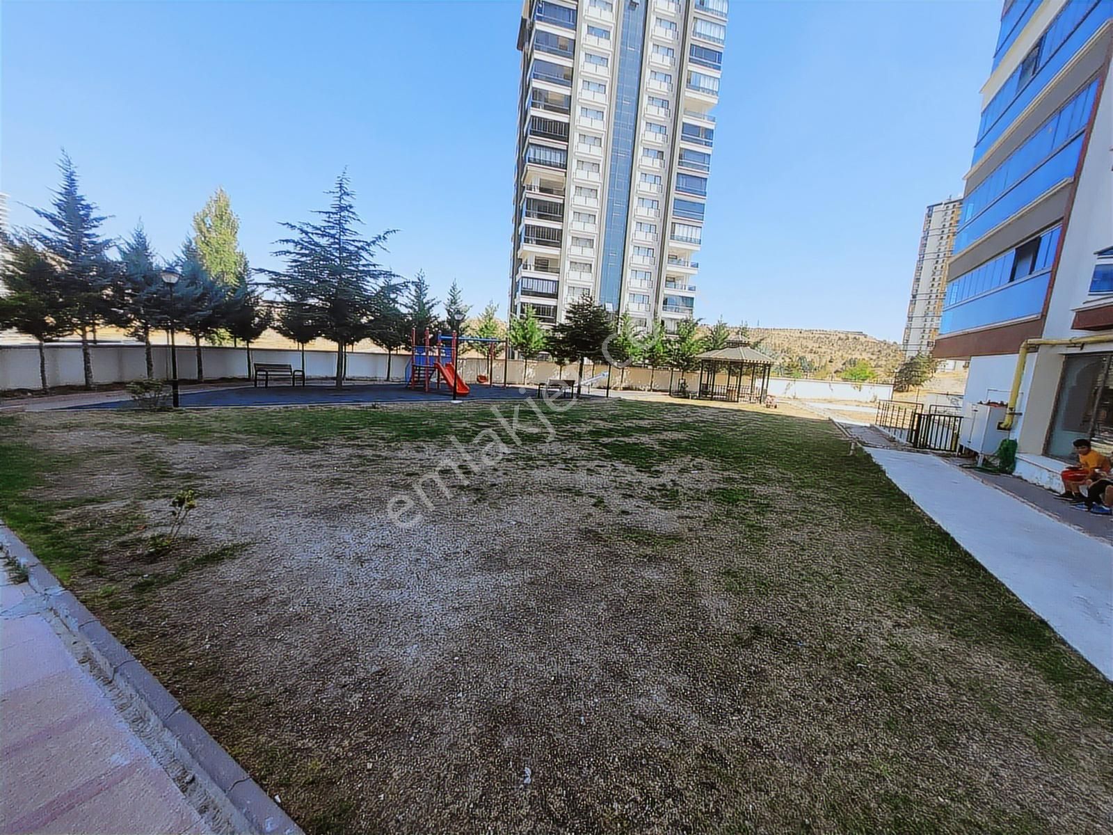 Geniş Ailelere Özel Full Manzaralı 4 Cepheli 270m2 Dubleks Daire - Görsel 15
