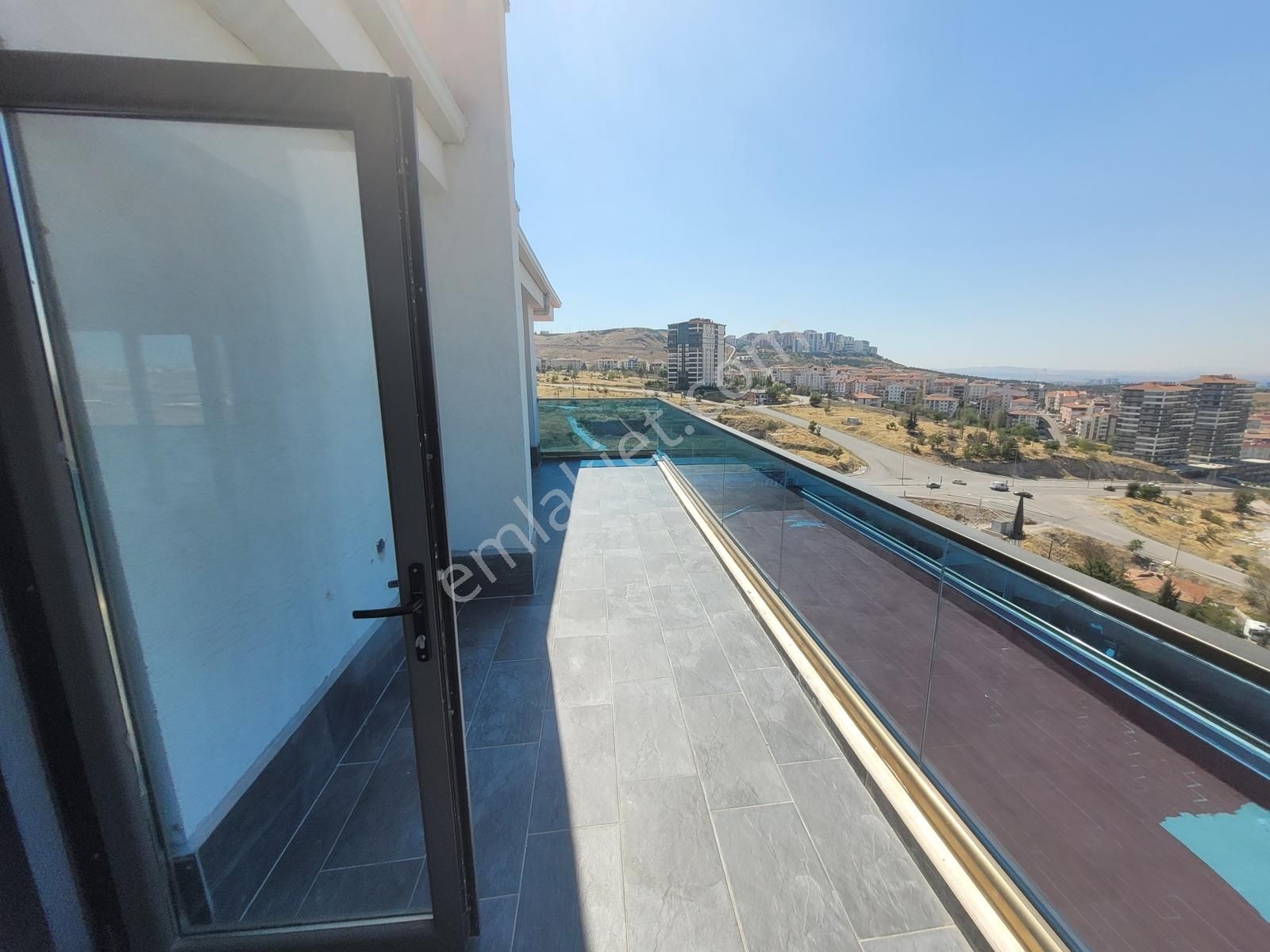 Geniş Ailelere Özel Full Manzaralı 4 Cepheli 270m2 Dubleks Daire - Görsel 9