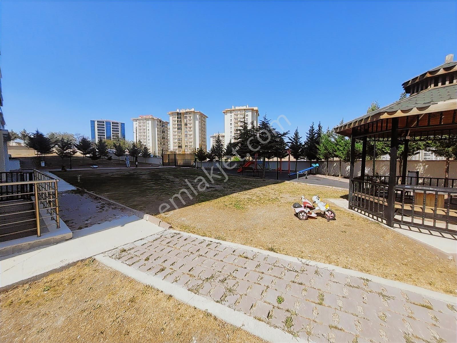 Geniş Ailelere Özel Full Manzaralı 4 Cepheli 270m2 Dubleks Daire - Görsel 16