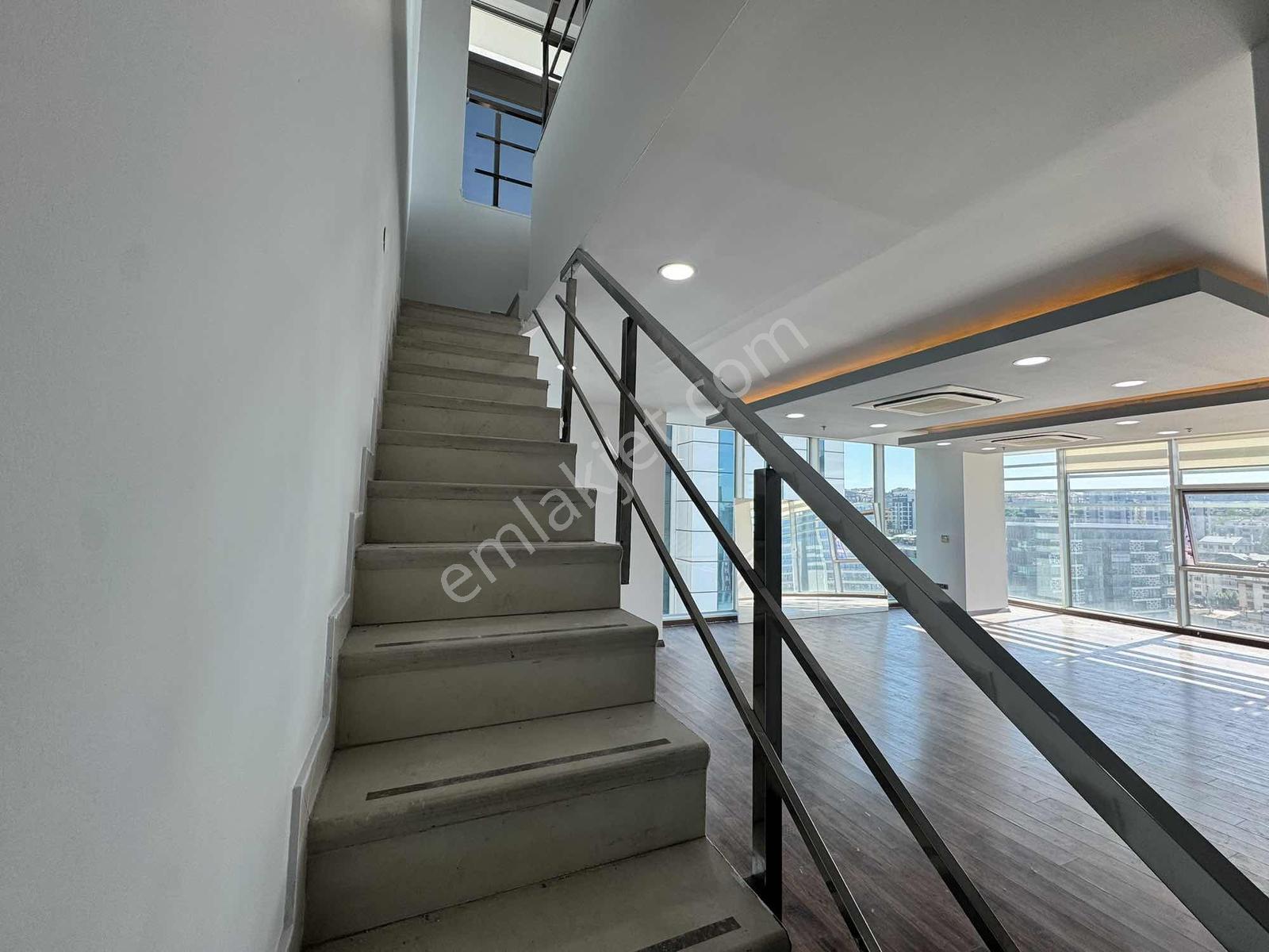 Zeno Business Center Da Geniş Kiralık Ofis - Görsel 12