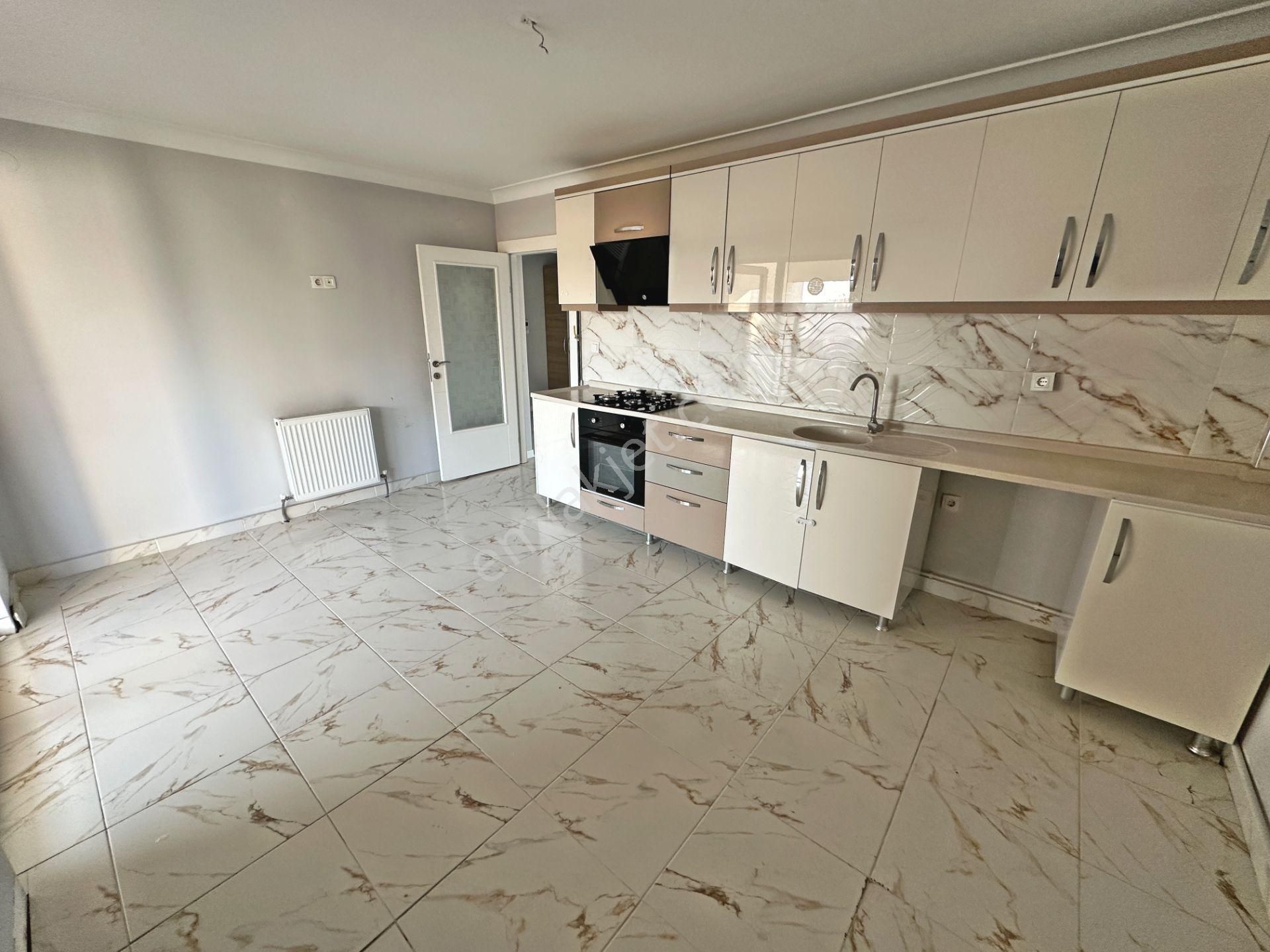 Hürel Mahallesinde Site İçinde Manzaralı Önü Açık 4+1 Satılık Daire - Görsel 8