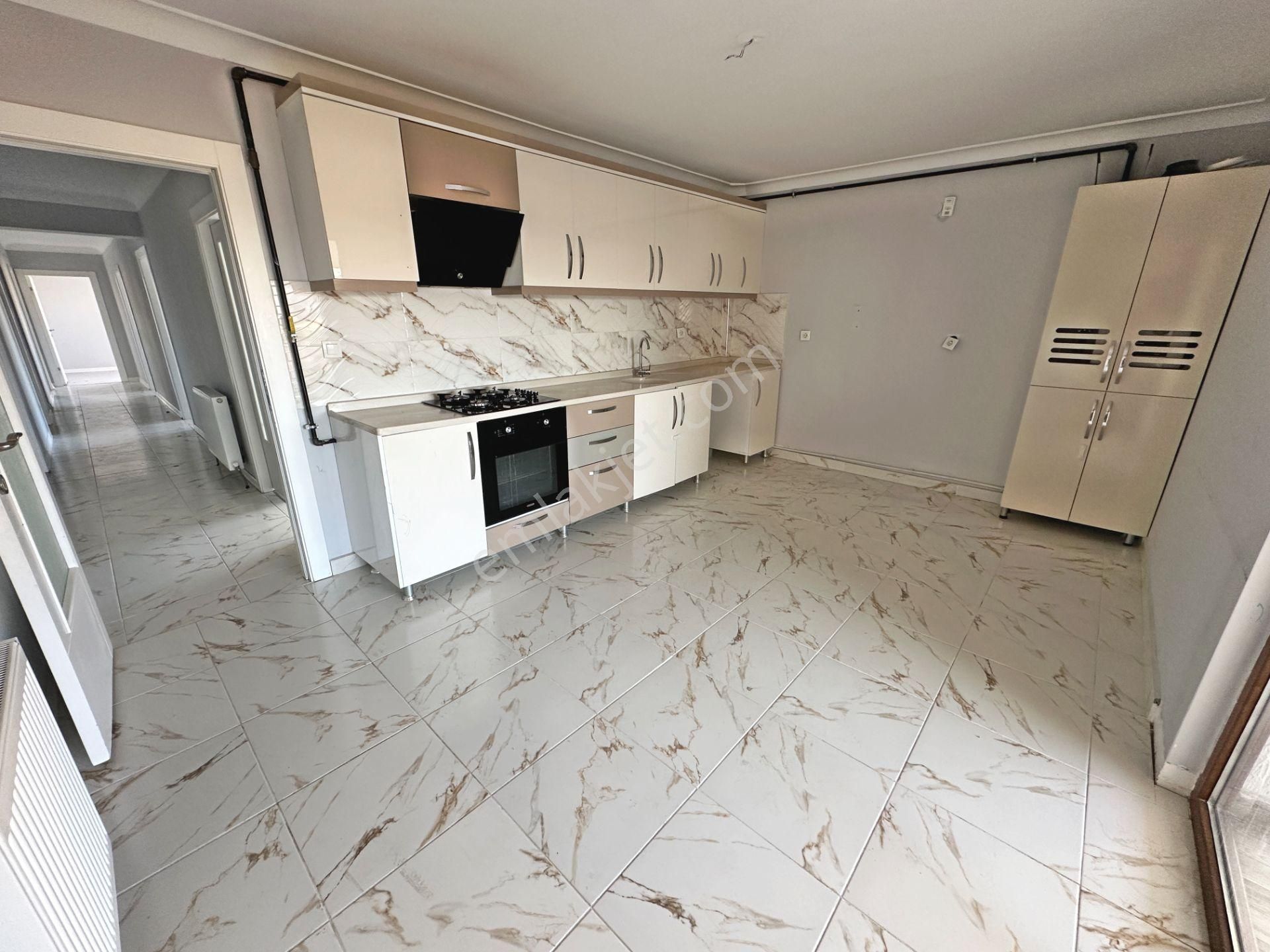 Hürel Mahallesinde Site İçinde Manzaralı Önü Açık 4+1 Satılık Daire - Görsel 6