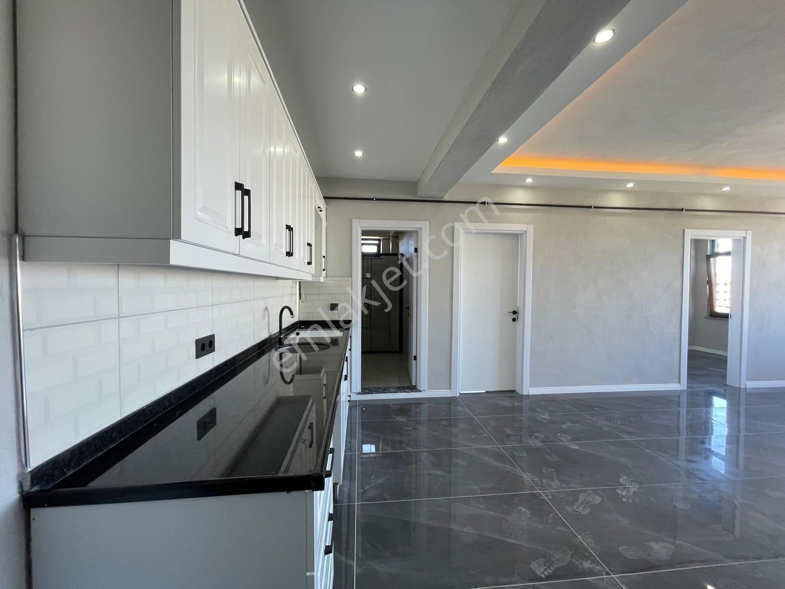 Havuzlu Sıfır Teraslı 2+1 Fırsat Dairemiz - Görsel 11