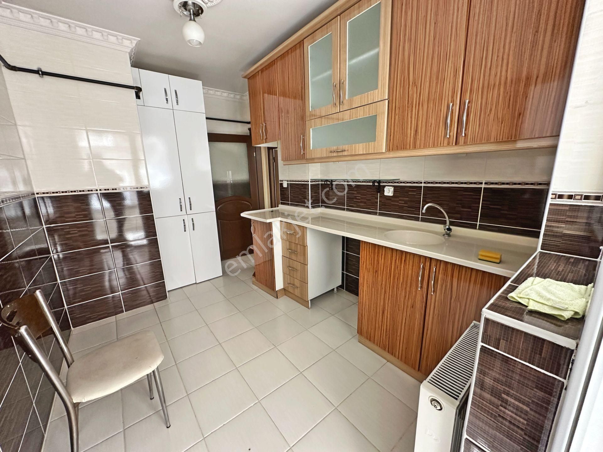 30 Ağustos Okul Yakınında Yapılı Balkonlu 2+1 Kiralık Daire - Görsel 7