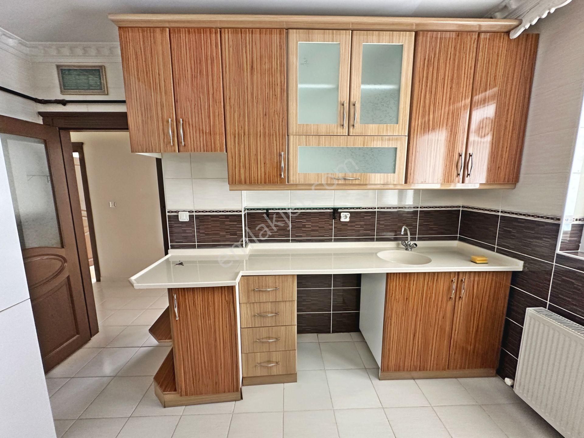 30 Ağustos Okul Yakınında Yapılı Balkonlu 2+1 Kiralık Daire - Görsel 5