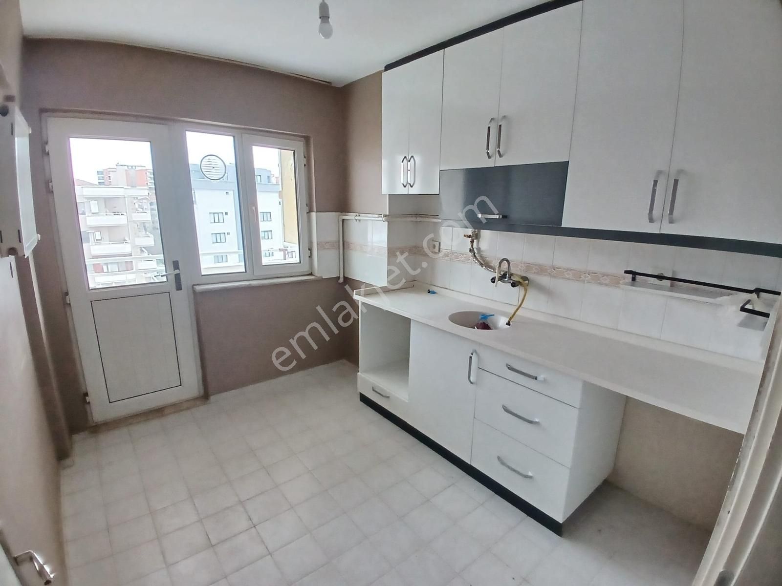 Güzelyalı Siteler Mah. Merkezi Konumda Kiralık 3+1 Daire - Görsel 20