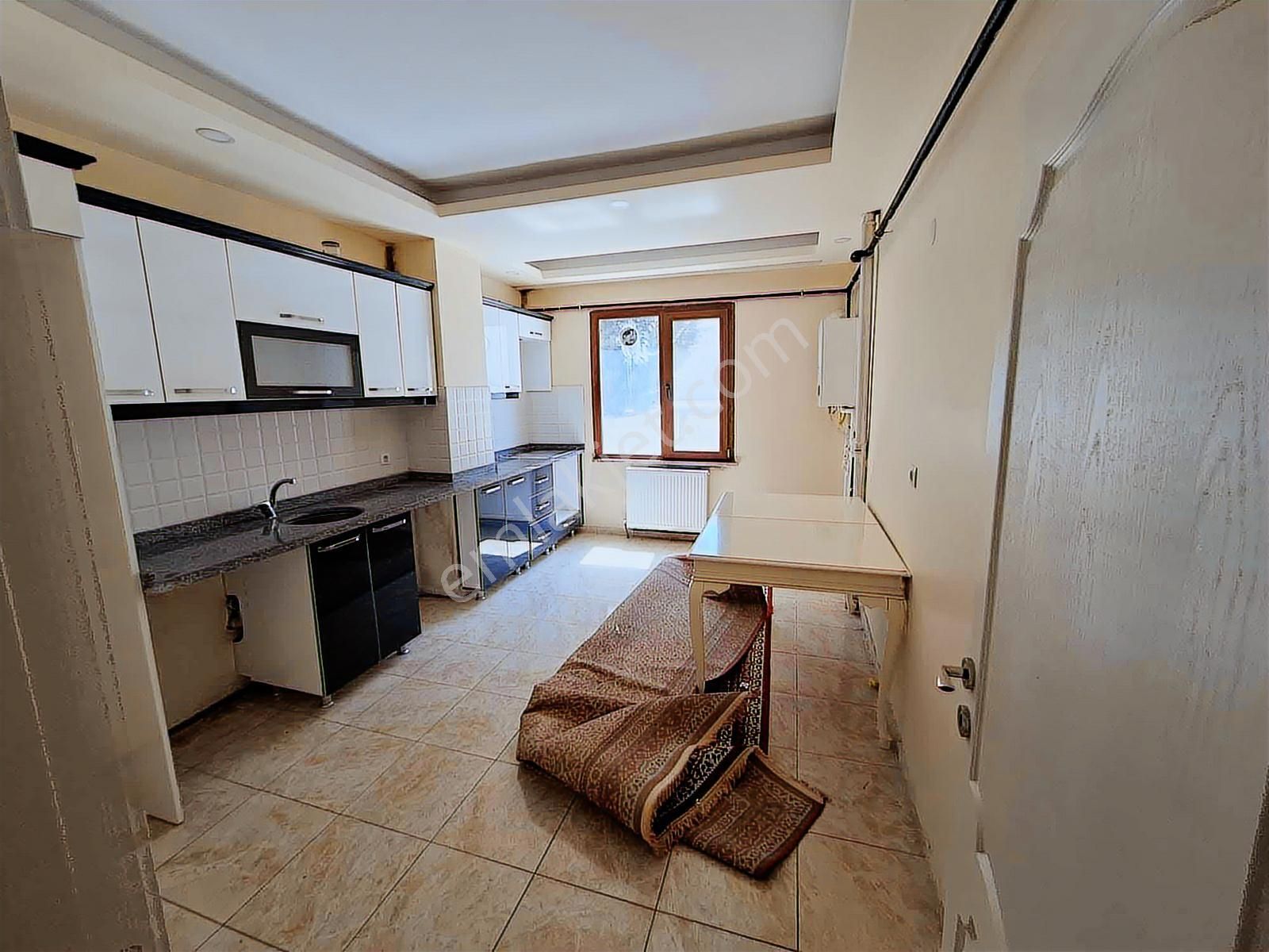 Çerkezköy İstasyon Mahallesinde Bahçe Kullanımlı 2+1 Kiralık - Görsel 3