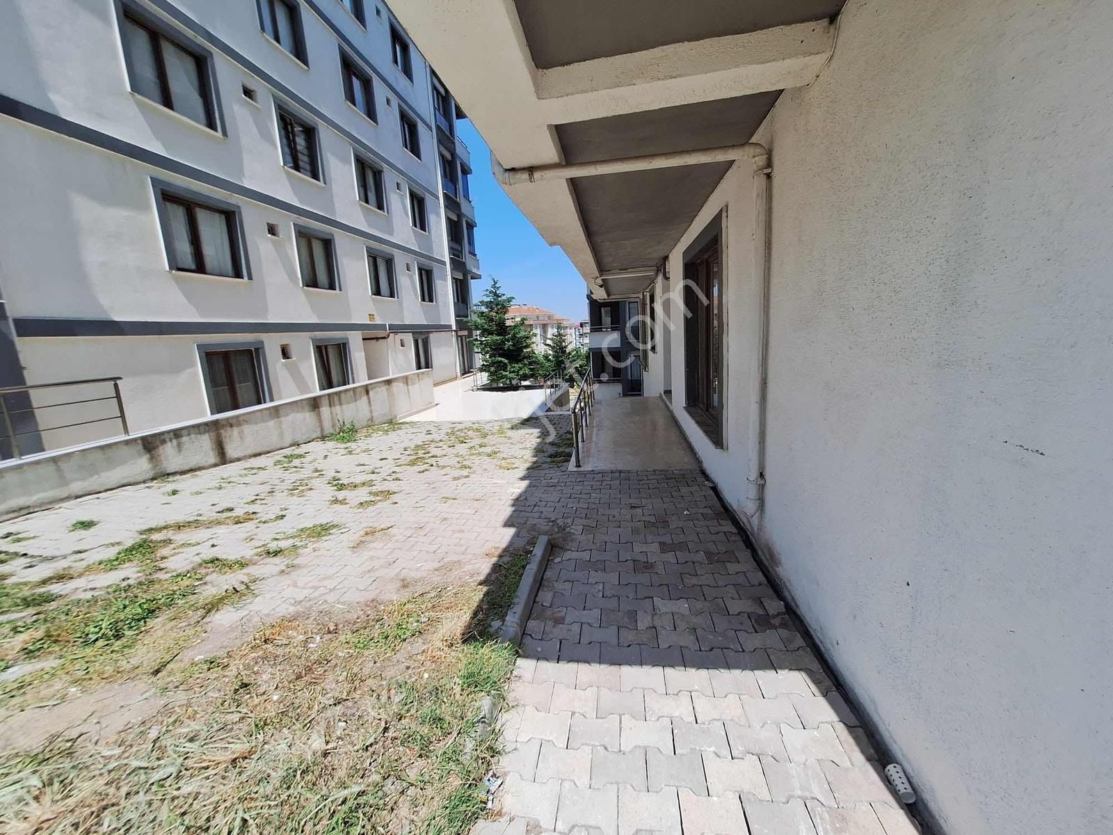 Çerkezköy İstasyon Mahallesinde Bahçe Kullanımlı 2+1 Kiralık - Görsel 33