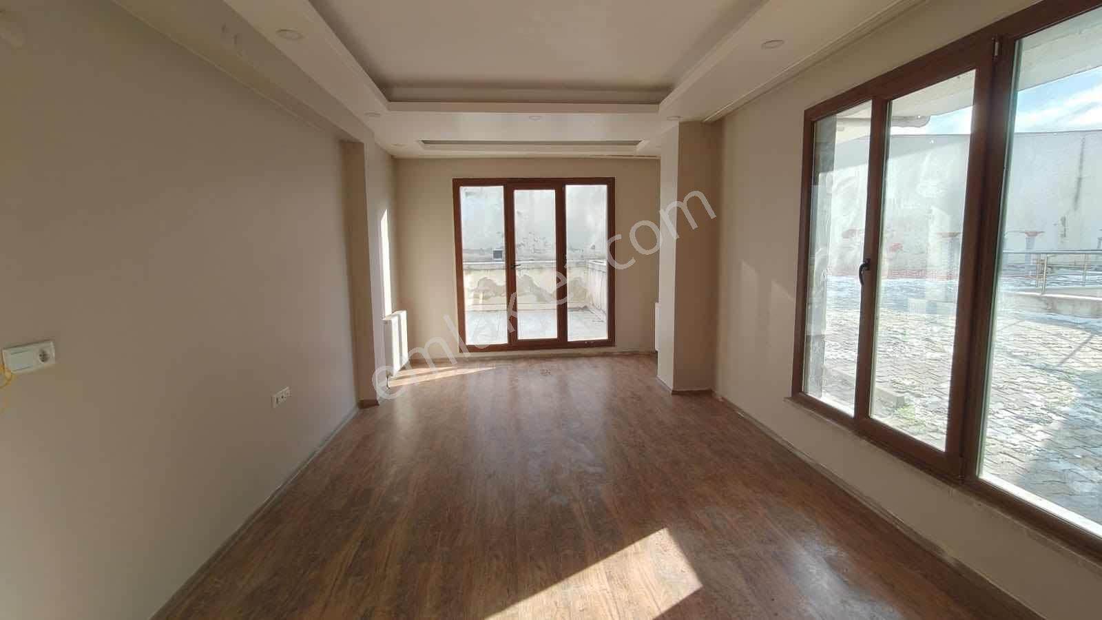 Çerkezköy İstasyon Mahallesinde Bahçe Kullanımlı 2+1 Kiralık - Görsel 22
